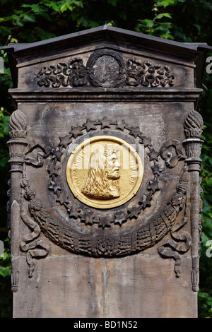 Bronze Medaille, Dürer-Pirckheimer-Brunnen, Freundschaft Brunnen, Max-Platz, Altstadt, Stadt Nürnberg, mittlere Fran Stockfoto