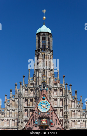Church of Our Lady, Gotik, römisch-katholisch, 'Maennleinlaufen' mechanische Uhr, bell Tower, Stadtpfarrkirche, Hauptplatz, Hallo Stockfoto