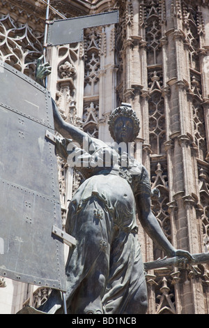 Kopie der El Giraldillo - Replik der Statue / Wetterfahne auf La Giralda der Kathedrale von Sevilla Stockfoto