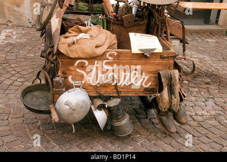 Vintage basteln Fahrrad auf dem Display auf ein Festival der alten Traditionen in Sansepolcro Toskana Stockfoto