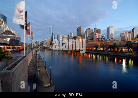 Melbourne CBD und den Yarra River Stockfoto