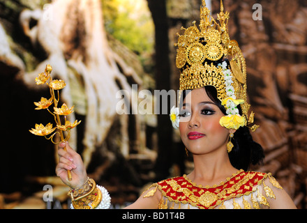 Tänzerin in einem klassischen Khmer-Tanz, Kambodscha Stockfoto