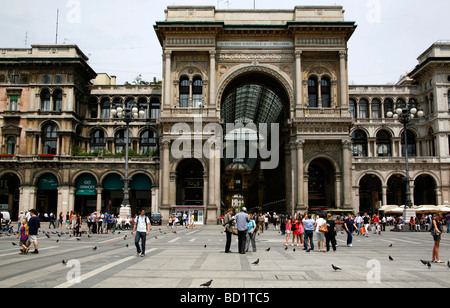 Die Galleria Vittorio Emanuele auf der Piazza Duomo in Mailand, Italien. Stockfoto