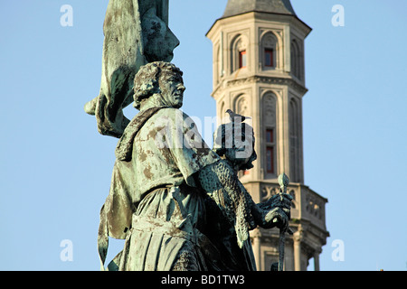 Statue von der Brügge Volkshelden Jan Breydel und Pieter de Coninck auf dem Marktplatz Grote Markt in Brügge Belgien Stockfoto