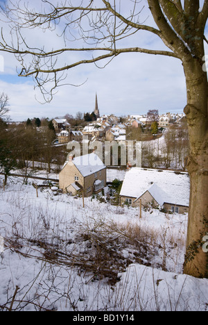 Neuschnee über Tetbury mit Blick auf die Wiltshire Brücke und Silver Street Stockfoto