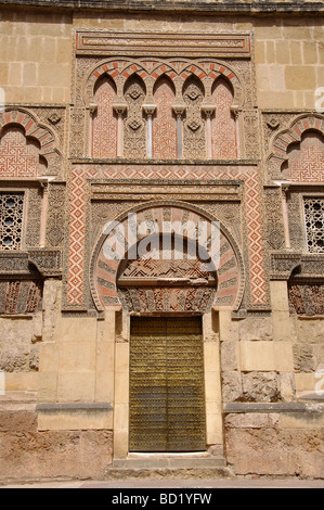 Reich verzierte Tür, die Mezquita, Cordoba, Provinz Córdoba, Andalusien, Spanien Stockfoto