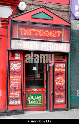 Rambo Tattoos und Piercings Shop vorne Shudehill Straße Manchester uk Stockfoto