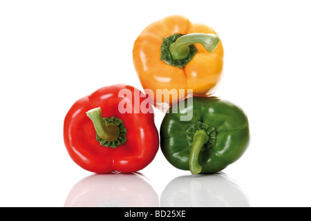 Drei bunte Paprika, rot, gelb, grün Stockfoto
