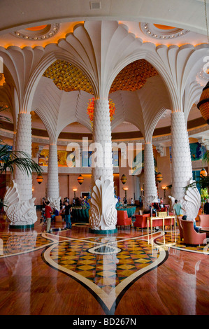 Lobby des Atlantis Hotel Dubai Vereinigte Arabische Emirate Stockfoto