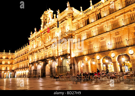 Spanien, Salamanca: Plaza Mayor bei Nacht Stockfoto