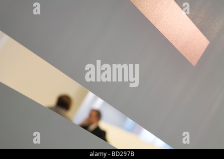 Zeitgenössische Fotografie von zwei Menschen, die ein Business-meeting Stockfoto