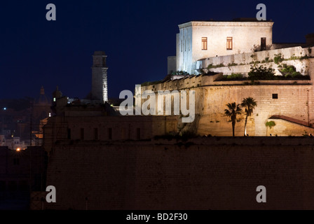 Fort St. Angelo ist eine große Festung in Birgu, Malta und mit Blick auf Vallettas Grand Harbour. Stockfoto