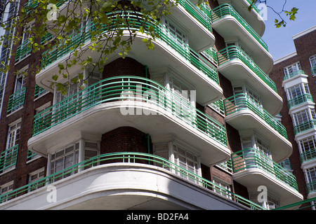 Art-Deco-Appartementhaus. London, England, UK, Europa Stockfoto