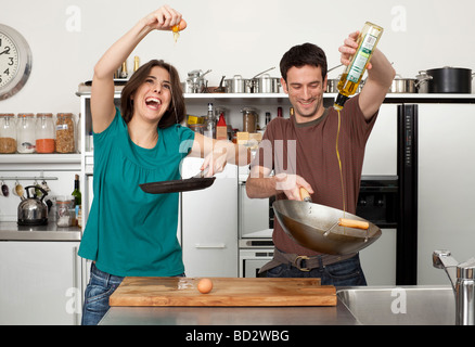 paar, Kochen in der Küche Stockfoto