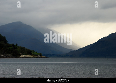 Glen Tarbert Ardgour von Ballachulish, Lochaber, Schottland, Vereinigtes Königreich betrachtet. Stockfoto