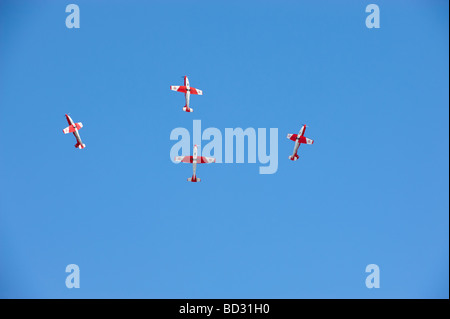 Fairford Airshow Sonntag 2009 Pilatus NCPC-7 Turbotrainer PC 7 Team Pilotenschule Swiss Air Force Stockfoto