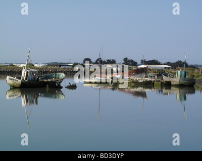 Verlassene Boote im Fischereihafen in Noirmoutier auf der Ile de Noirmoutier in Frankreich Stockfoto