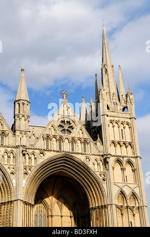 Detail der Westfassade von Peterborough Kathedrale Cambridgeshire England UK Stockfoto