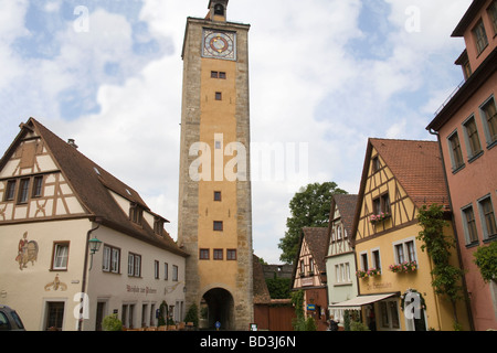 Rothenburg Ob der Tauber Bayern Deutschland EU Burg Tor am Ende der Herrngasse Stockfoto