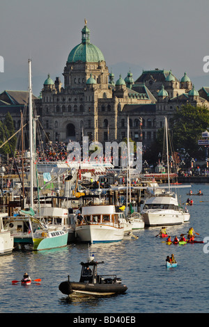 Feiern zum 20. jährlichen British Columbia Day Symphony Splash Victoria British Columbia Kanada Stockfoto