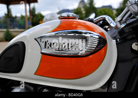 Closeup Aufnahme der Benzintank auf ein altes klassisches Triumph Motorrad Stockfoto