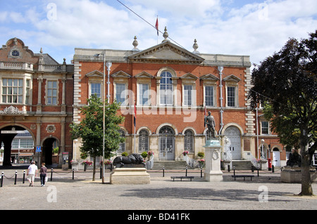 Aylesbury Crown Court, Old County Hall, Marktplatz, Aylesbury, Buckinghamshire, England, Vereinigtes Königreich Stockfoto