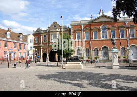 Aylesbury Crown Court, Old County Hall, Marktplatz, Aylesbury, Buckinghamshire, England, Vereinigtes Königreich Stockfoto