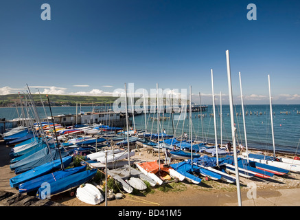 Ansicht von Swanage Bay und Pier mit Ballard Punkt in der Ferne, Dorset, England, UK Stockfoto