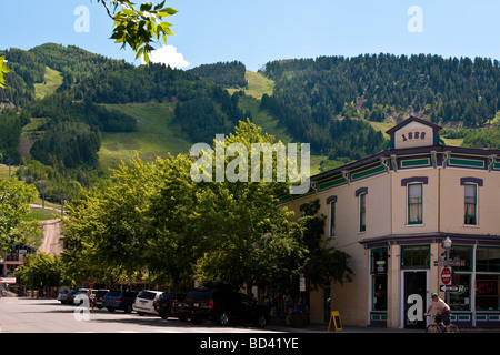 Gebäude in Aspen Ski Resort unter Ajax Mountain Colorado USA Amerika Stockfoto