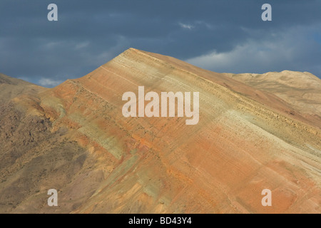 Berglandschaft in der Nähe der Stadt Aini in Tadschikistan Stockfoto