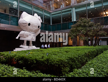 Hallo Kitty. Tom Sachs Hello Kitty Wind-Up, 2007 / 08, bemalte Bronze, Hebel Haus Kunst Sammlung Stockfoto