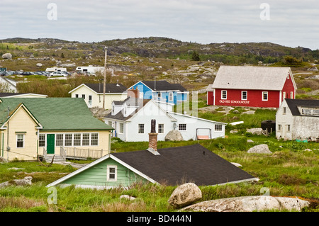 Rot Old Schoolhouse und Fischer Häuser in Peggys Cove Port, Halifax, Nova Scotia, Kanada Stockfoto