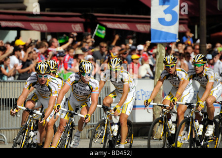 Team Columbia Highroad: Endphase des 2009 Tour de France, Champs Élysées, Paris, Frankreich. Stockfoto