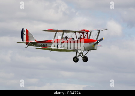 Eine RAF De Havilland DH82 Tiger Moth Doppeldecker-trainer Stockfoto