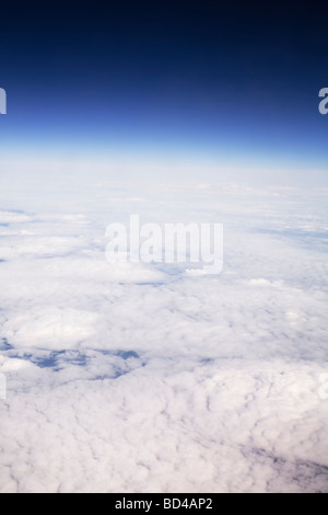 Luftbild von Wolkenbildung und Himmel genommen aus großer Höhe Stockfoto
