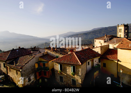 Dorf und Landschaft Santa Fiora Monte Amiata Toskana Italien Stockfoto