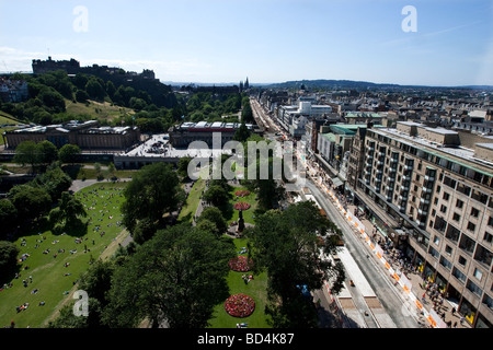 Blick von Scotts Denkmal betrachten Straßenbahn Werke auf Princess Street in Edinburgh, Schottland Stockfoto