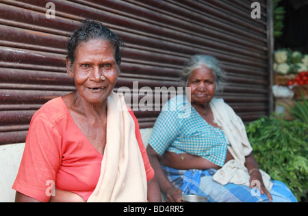 Zwei ältere indische Damen, Kerala Stockfoto