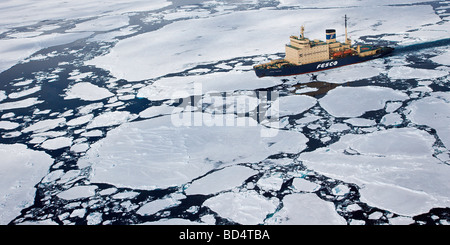 Eisbrecher Kapitan Khlebnikov im Packeis aufs Lasarew, Antarktis Stockfoto