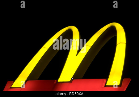 McDonald's Hamburger Restaurant Schild golden arches USA Nordamerika Stockfoto