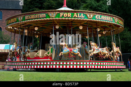 Viktorianische Merry Go Round in Blists Hill viktorianischen Stadt Stockfoto