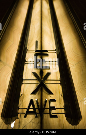 Lexington Avenue-Schild in der Lobby des Chrysler Building, Manhattan, New York City Stockfoto