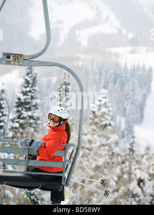 Skifahrer am Skilift Stockfoto