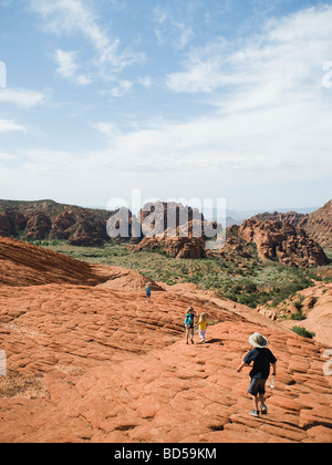 Ein Vater mit Kindern am Red Rock Stockfoto