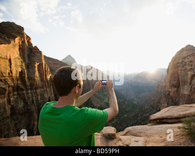 Ein Mann, eine Aufnahme im roten Rock Stockfoto