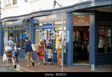 Nautische Kleidung Shop Henri Lloyd auf der High Street Cowes Isle Of Wight England UK Stockfoto