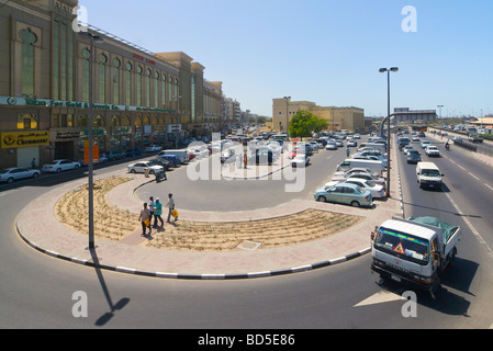 Dubai Gold und Schmuck Trading Center - Blick von einer Fußgängerbrücke in Deira, Dubai, Vereinigte Arabische Emirate (VAE) Stockfoto