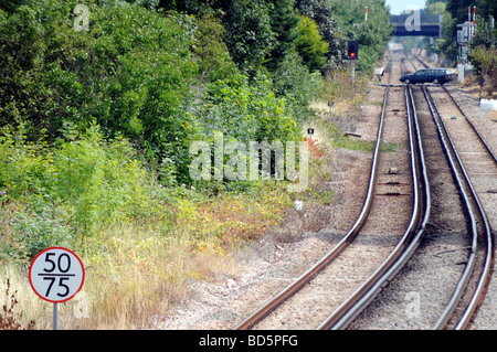 Royalty free Foto Eisenbahn verfolgt mit dem Auto auf den Bahnübergang in London UK Stockfoto