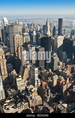 Skyline von New York City erschossen vom Empire State Building in Morgensonne am 25. November 2007 Stockfoto