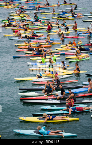 Paddleboard Rennen Anfang der Manhattan Beach Pier Los Angeles County International Surf Festival 2009 Stockfoto